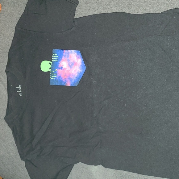 Zumies Black short sleeve shirt with an alien in a galaxy pocket size medium - Picture 2 of 4